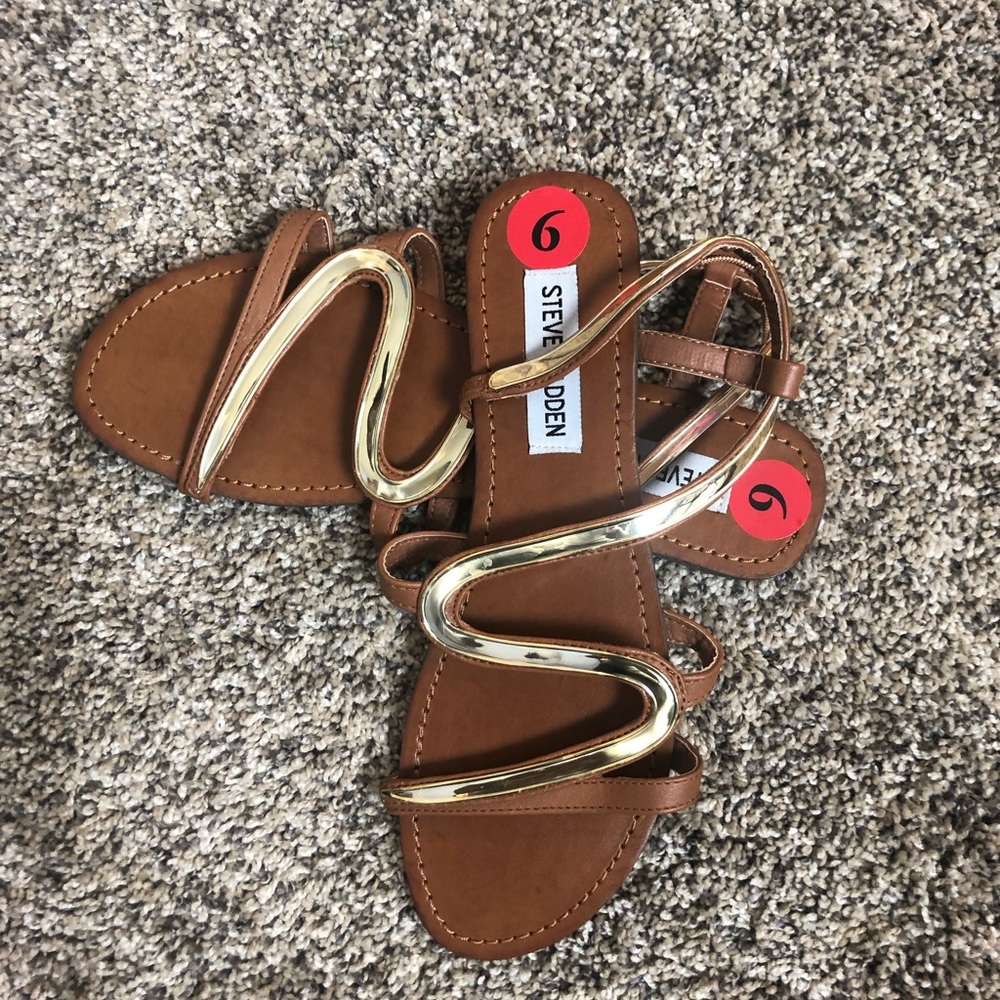 Steve Madden| Gold and brown Sandals size 6